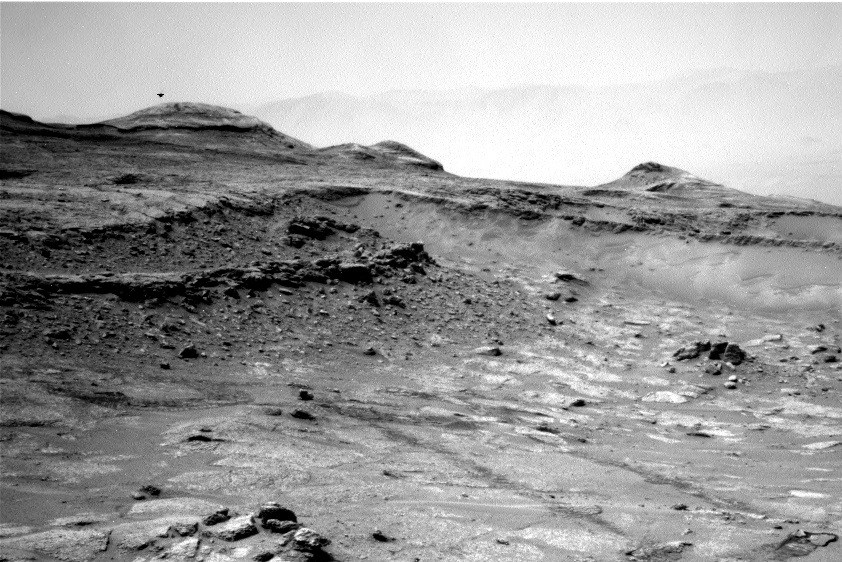 Новата фотографија на НАСА од Марс ја разбуди надежта за вонземски живот меѓу љубителите на НЛО