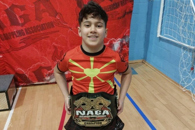 Стремежот започнува во сала со професорот Ренато Таруло и сестрата Дафина