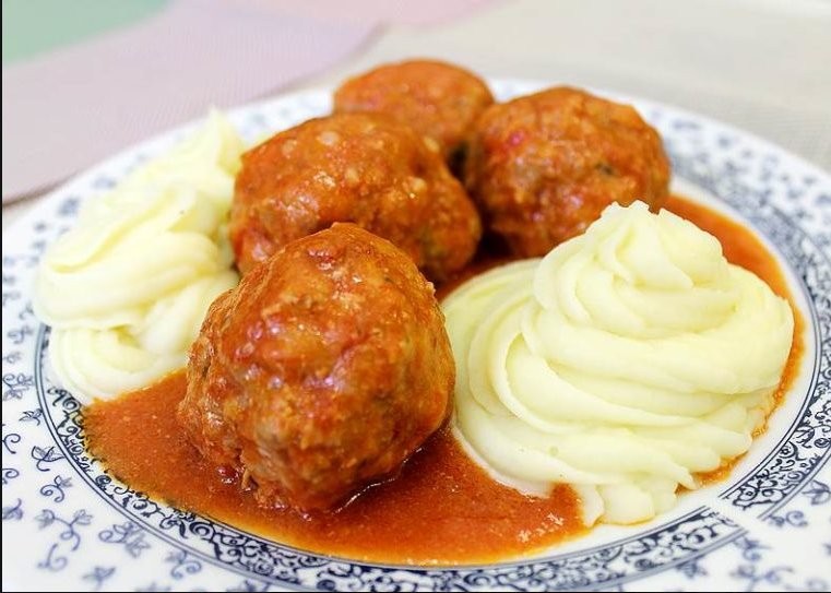 Состојки потребни за совршени сочни ќофтиња