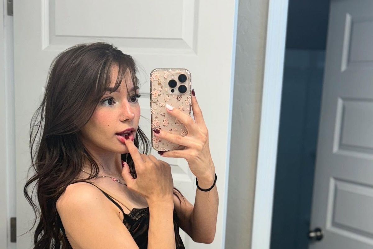 „Заработувам 70.000 евра годишно од провокативни фотографии, а сè уште сум девица - - тоа е Божјиот план за мене“