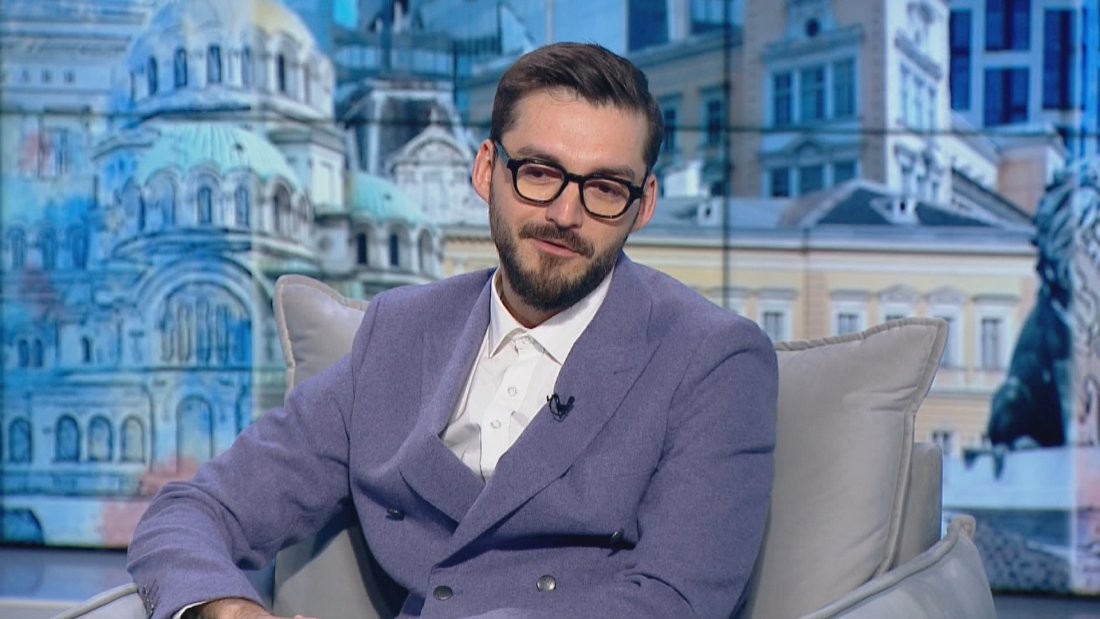 Кој е Калајџиев и зошто вреди да го слушате