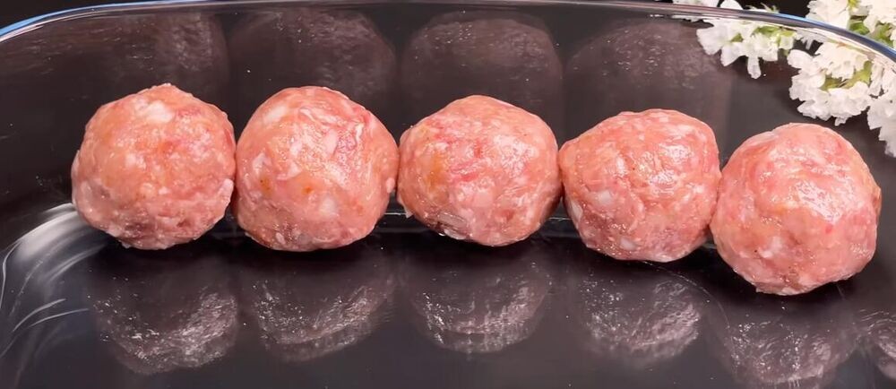 Откријте ја тајната на најмеките пилешки ќофтиња со кремаст прелив