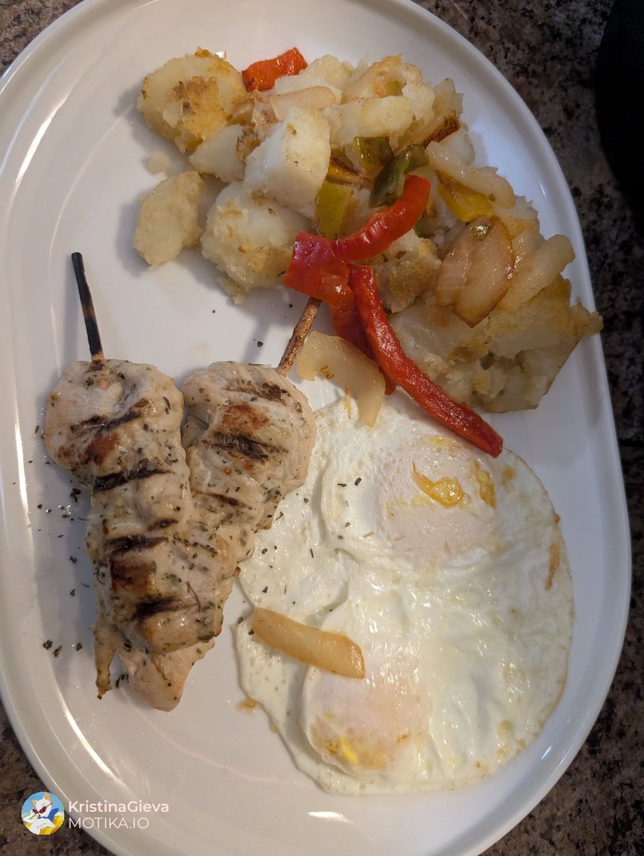 Најбараните специјалитети: Полнета лепиња со маринирано пиле и препознатливиот Cuyahoga Falls burger