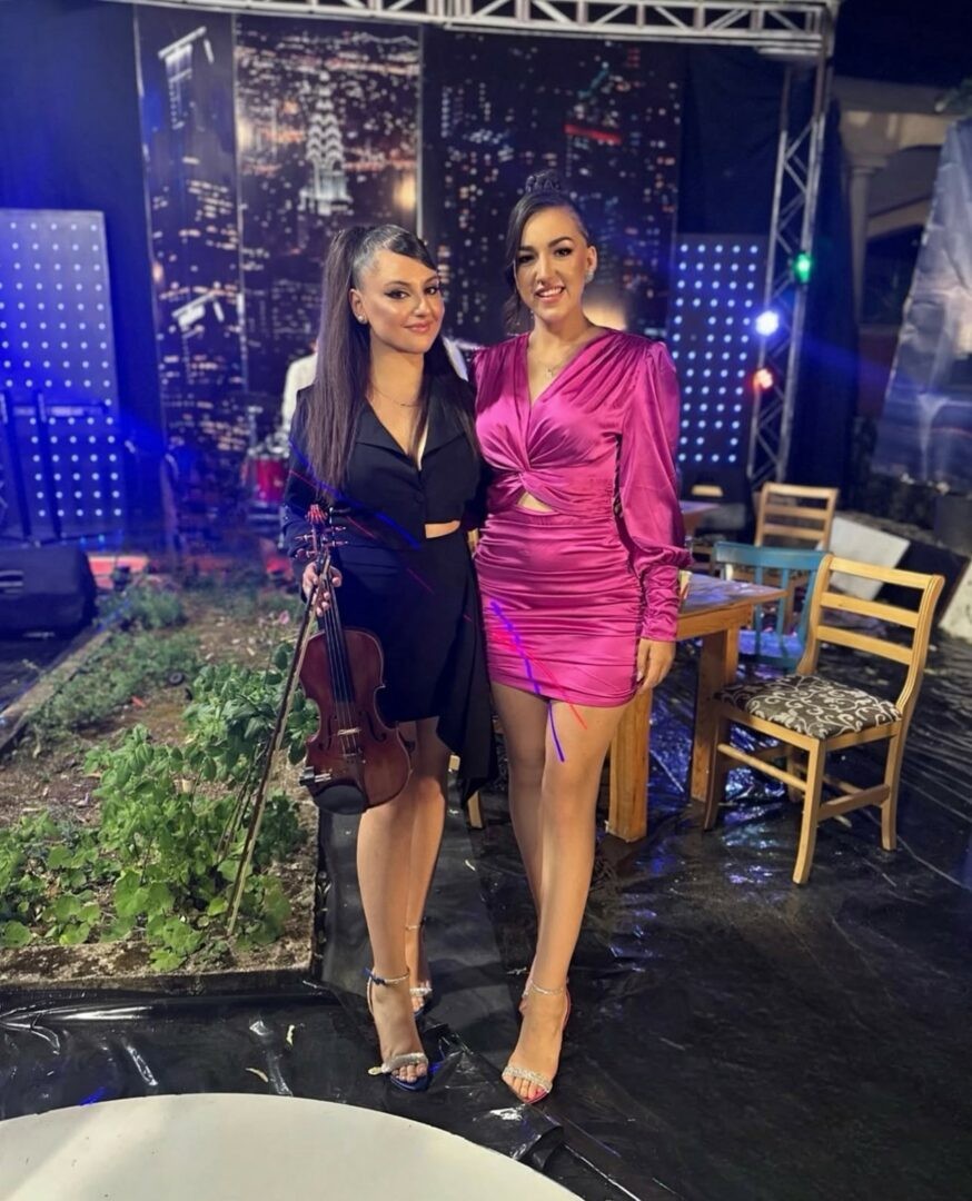 Создава шоу доживувања што ги спојуваат традицијата и современоста