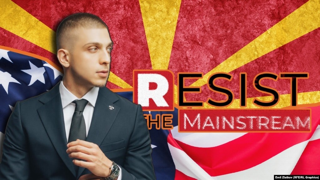 Учеше од фан-страни на Фејсбук, а во тинејџерски години откри дека интернетот може да се претвори во вистински бизнис