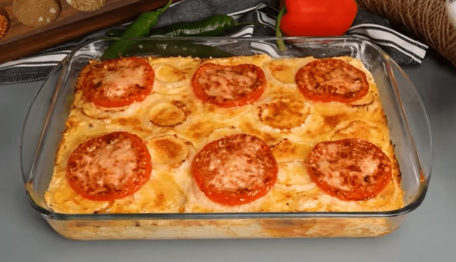 Сочни пилешки гради со нежен крем и специјално полнење – главната звезда на овој оброк