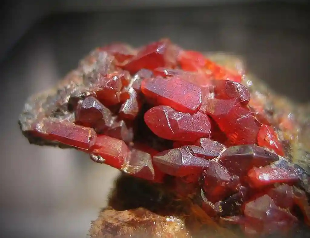 Минерали што ги нема никаде на светот: Само Алшар може да се пофали со лорандит со највисок квалитет