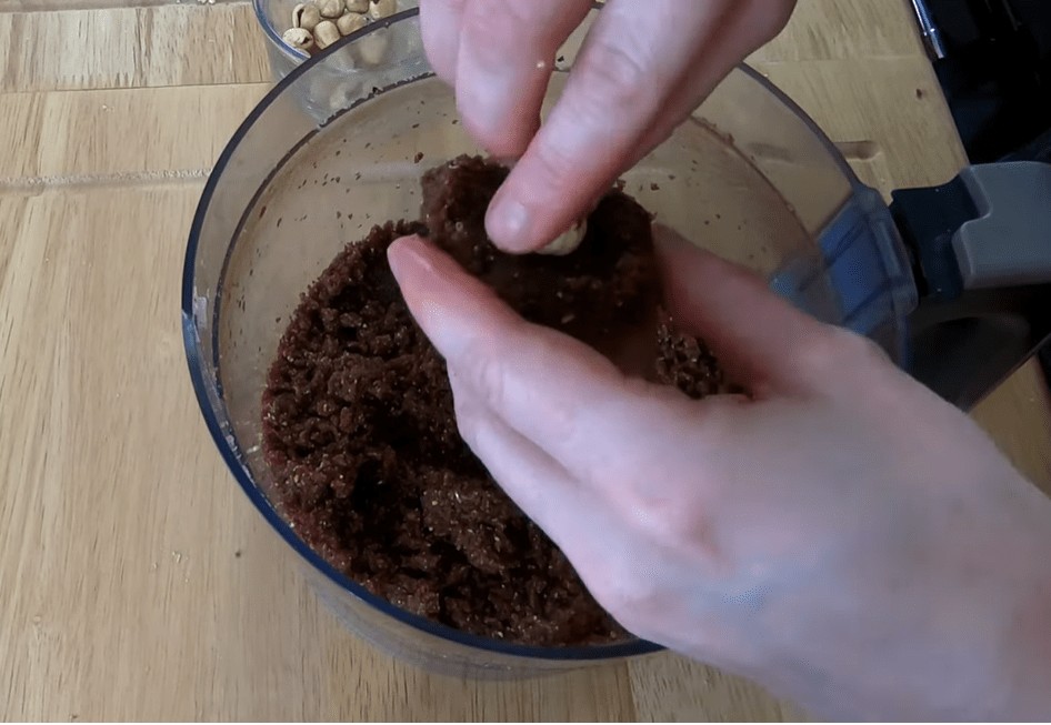 Домашни Ferrero Rocher бомвици - откријте ја нивната тајна и уживајте го богатството на вкусот