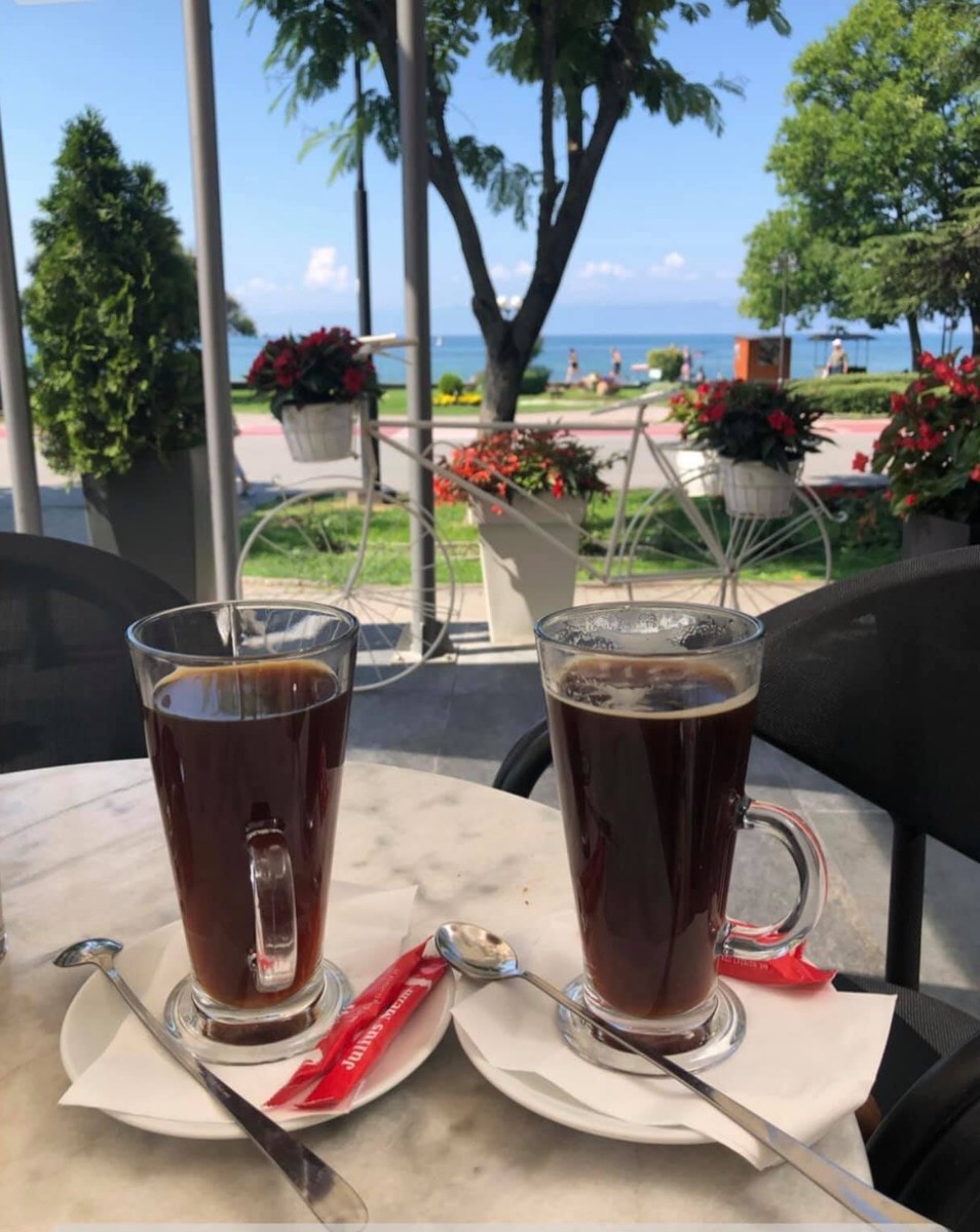 Пазарите се полни со свежи локални намирници