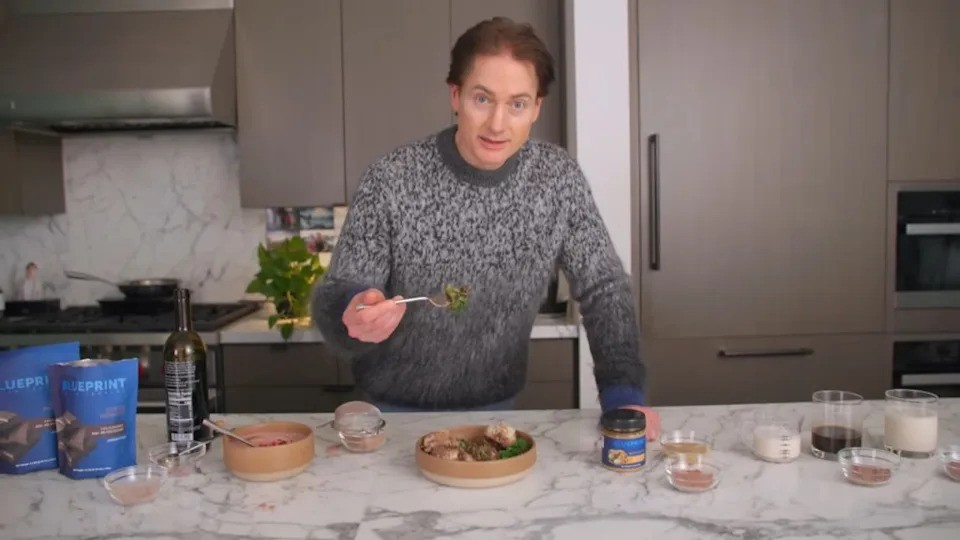 Телото не е мистерија, туку систем што може да се мери и оптимизира според Брајан Џонсон