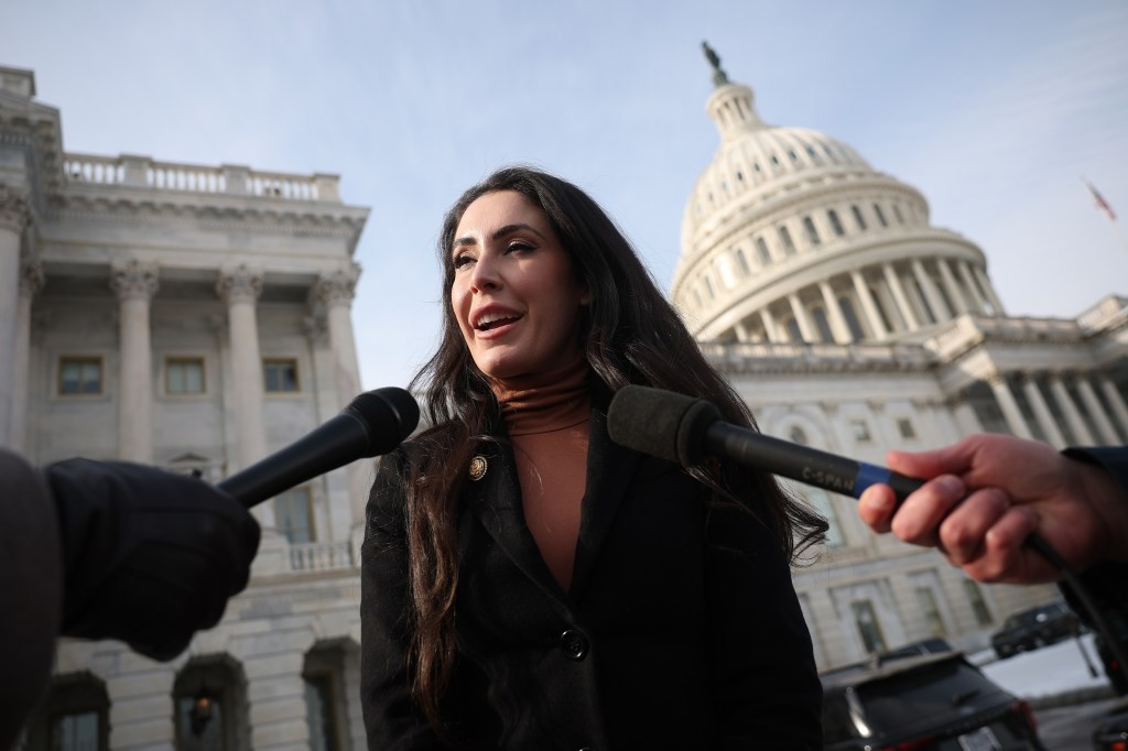 Американска конгресменка тврди: Паднатите ангели од Библијата биле всушност вонземјани што ја напаѓале Земјата