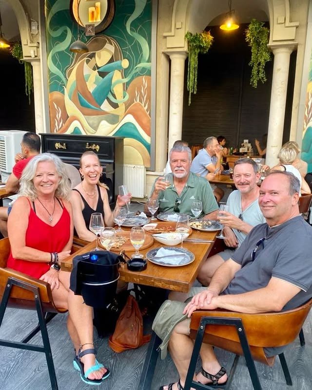 Безбедноста и љубезноста на луѓето прават разлика – Домаќинот ги чекал лично на автобуска станица