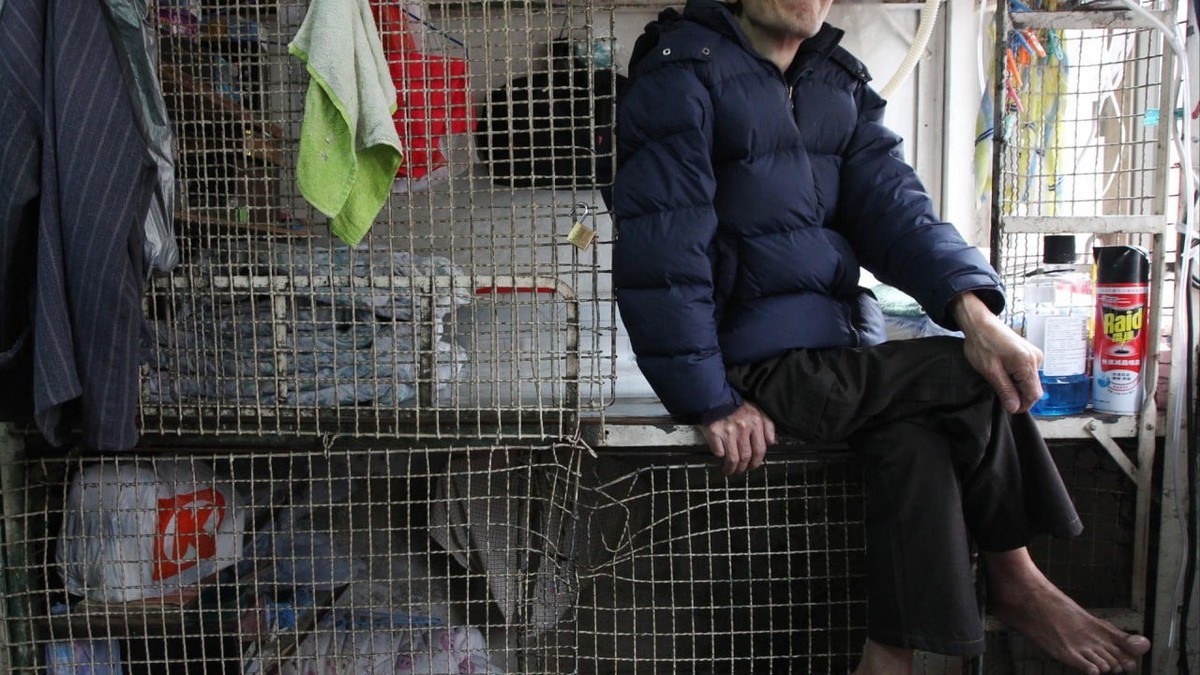 Секојдневно страдање: болести, влага и немање основни услови во кафез-становите