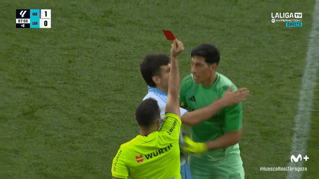 Голманот кој го претвори шпанското фудбалско дерби во бокс меч со брутален удар во лице и тотален хаос на теренот