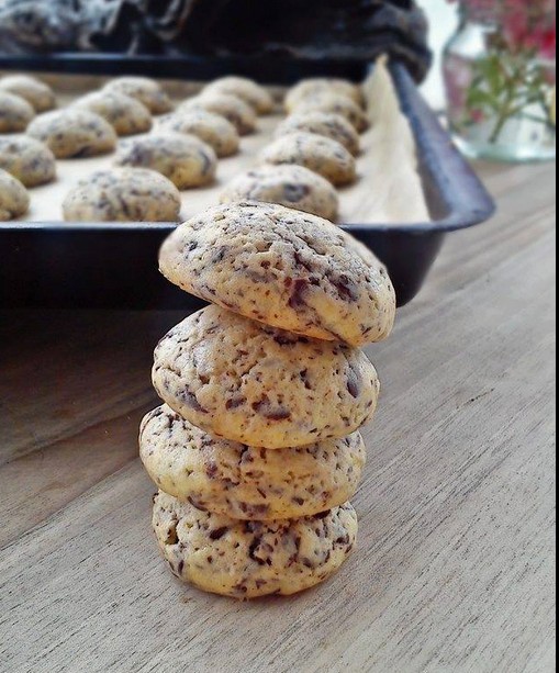 Сите потребни состојки за 30 чоколадни кекси – лесно достапни и секојдневни