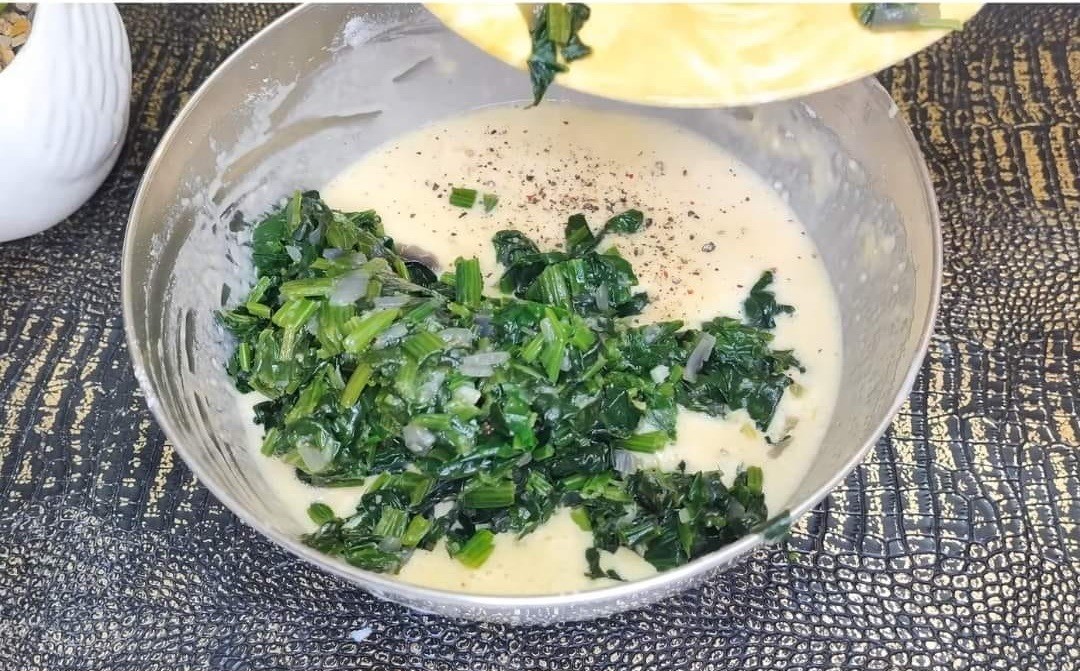 Подготвување и печење на питата со спанаќ и фета: Едноставни чекори до совршен оброк