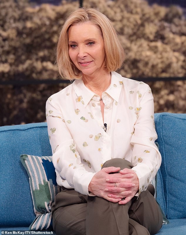 Скандал зад сцената на „Пријатели“: Лиса Кудроу открива шокантни разговори на машкиот тим и суровата реалност на славата