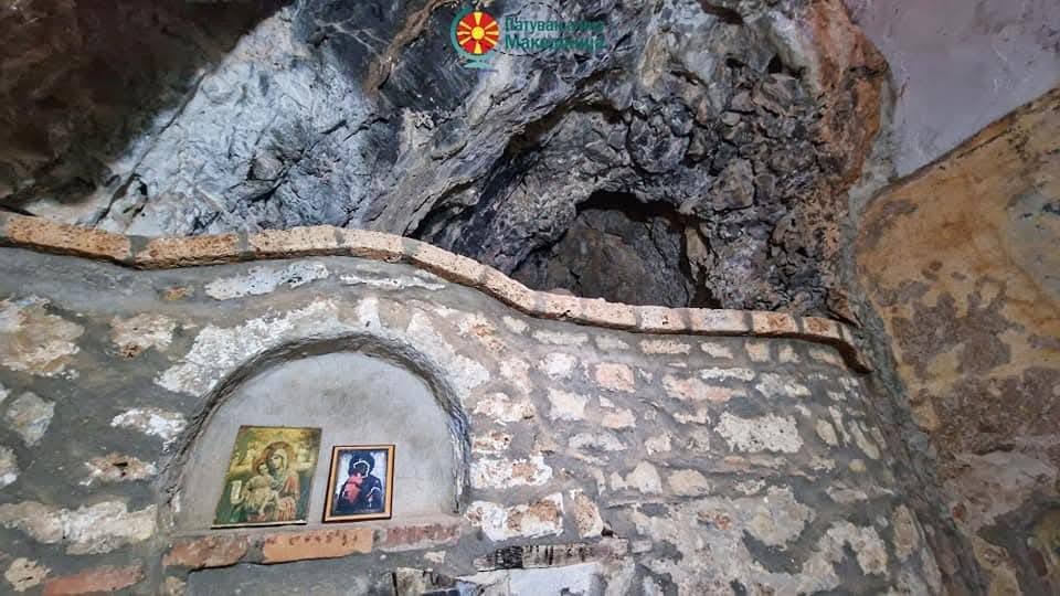 Во карпа над Охридското Езеро постои црква стара 700 години - и извор со лековита вода