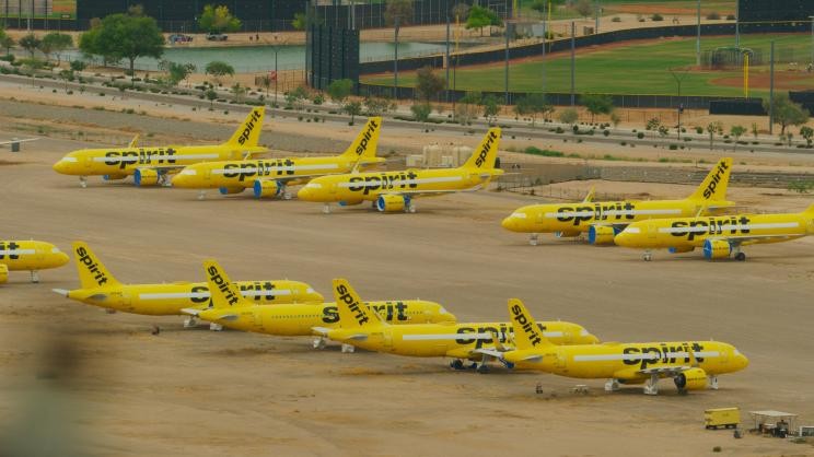Илјадници луѓе собраа 88 милиони долари за да ја спасат банкротираната Spirit Airlines. Дали патниците навистина можат сами да ја купат авиокомпанијата?