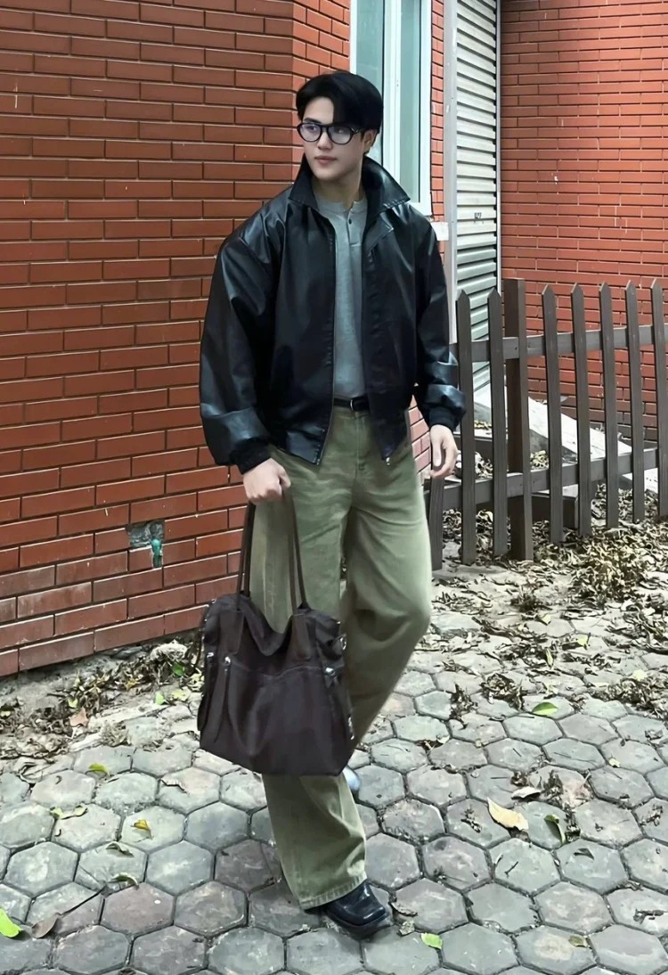 Драматично различен изглед – од дебел тинејџер со квадратно лице до модел со остар профил