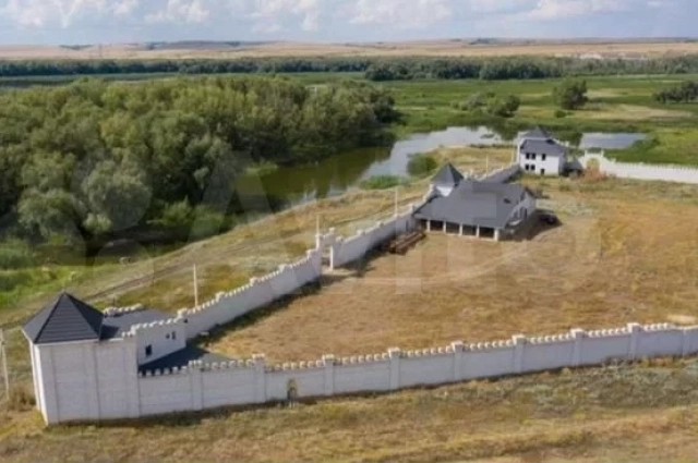 Културен центар или средновековна тврдина – Недовршена визија