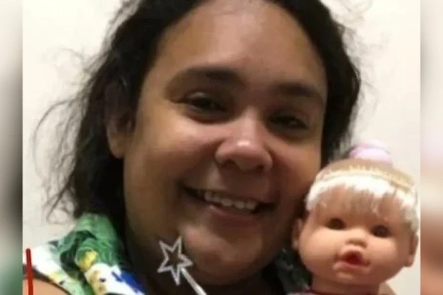 Аманда успеала да ја измами црквата и да добие помош, па потоа се згрижила кај ново семејство