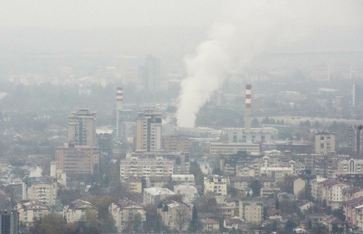 УНИЦЕФ: Речиси сите деца во Македонија дишат опасен воздух