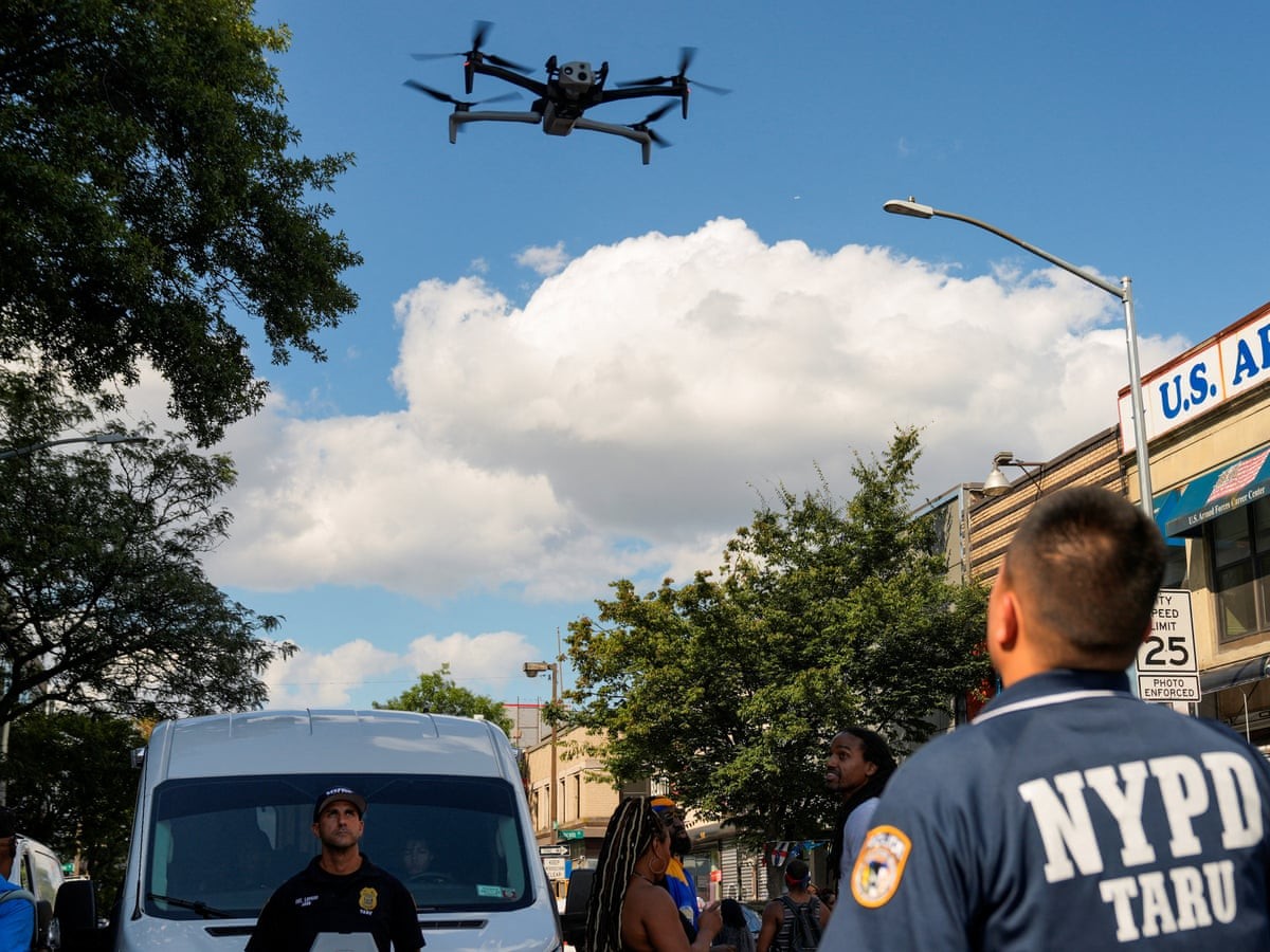Повеќе од 40 жители застанаа пред микрофон против Skydio
