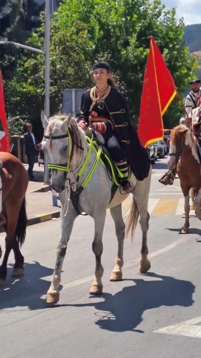 На 27 јули тргнувањето е од дворот на црквата „Св. Петар и Павле“