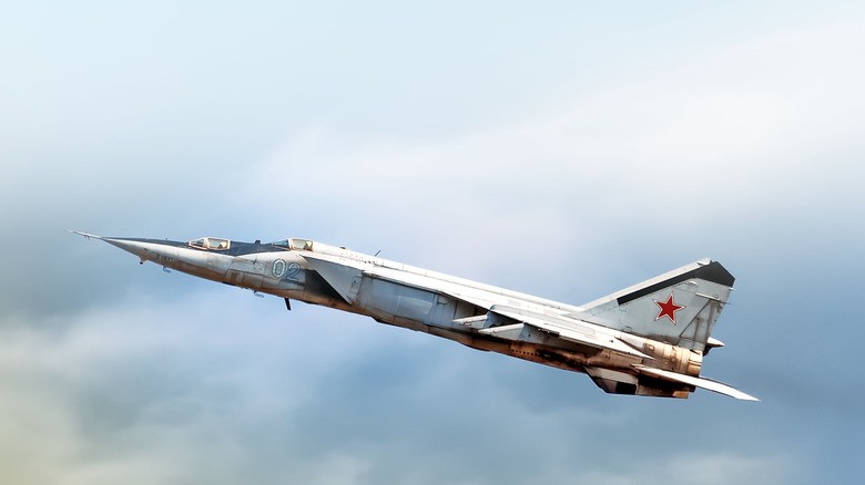 MiG-25 можел да оди до мах 3,2, но тоа ги ризикувало неговите мотори
