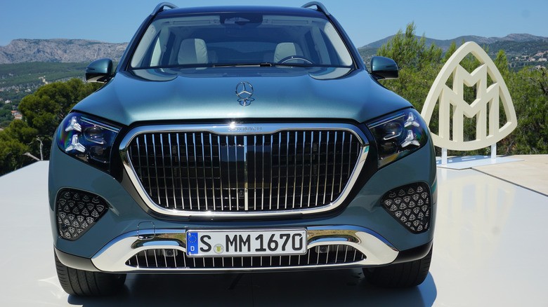 Новиот Mercedes-Maybach не знае што значи „дискретно“ – сака да им парира на Rolls-Royce и Bentley