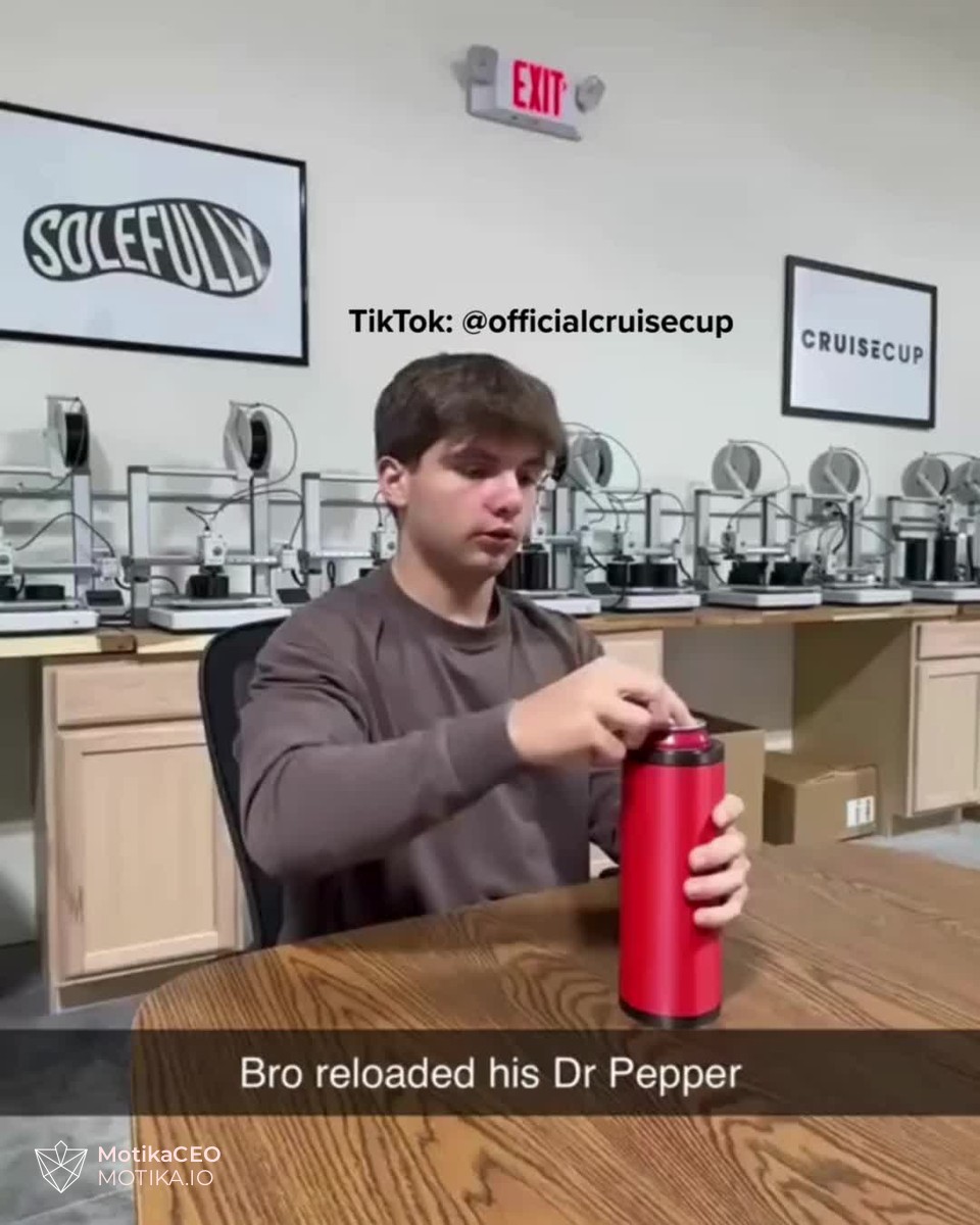 Kirk и Jacob McKinney не ги бркаат клиентите на TikTok, туку следната смена во Junk Teens