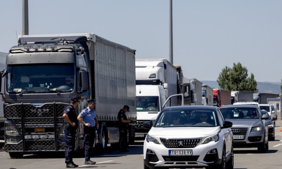 Босанец си ја заборавил сопругата на граница и продолжил кон Германија - сфатил дури километри подоцна