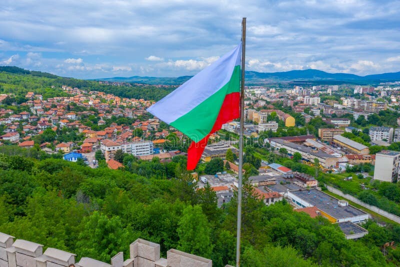 Бугарија нуди шест просечни плати, кирија и патни трошоци за преселба во малите градови