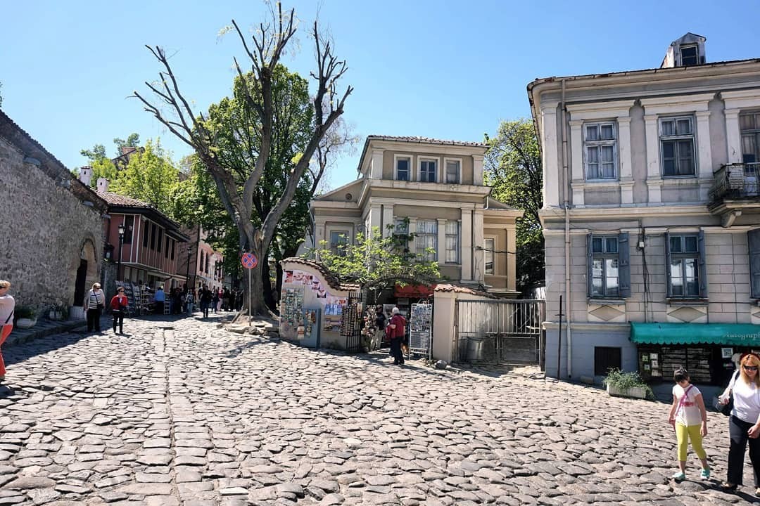 Првата врата се отвори во септември 2025 година за Бугари што живееле 12 од последните 18 месеци во странство