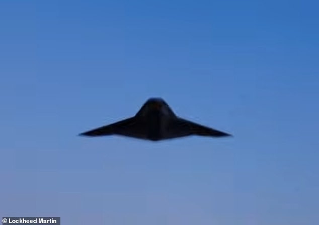 Boyd Bushman тврдеше дека во Area 51 работел со вонземјани „24 часа на ден“