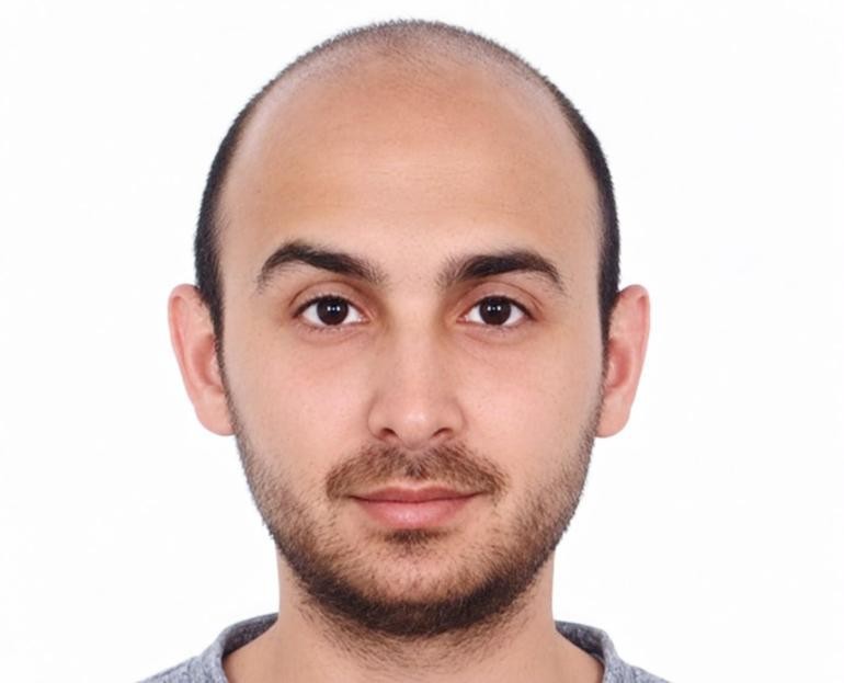 Маж бегалец 8 години го избегнувал апсењето со тоа што го променил полот и живеел како жена