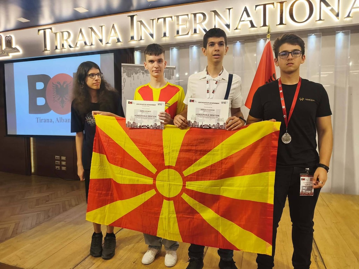 Македонија се гордее со своите мозоци: Владимир Грчев, кој има само 16 години, освои сребрен медал, Дамјан Давков, кој е најуспешниот македонски натпреварувач до сега ја дополни својата импресивна колекција со уште една бронза