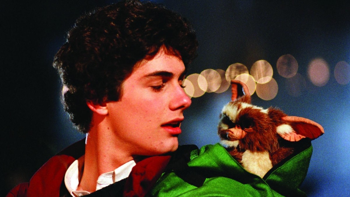 Актерот кој го глумеше Били во Gremlins глумеше во контроверзен филм во 1984 година кој не беше објавен сѐ до 2015 година