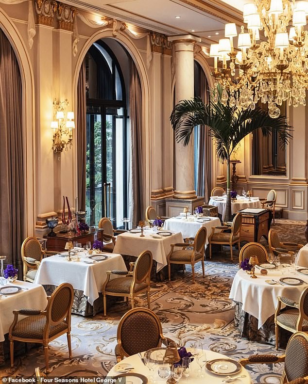 Во парискиот „Four Seasons Hotel George V“ мени од 115 евра нуди кавијар, фоа гра и син јастог