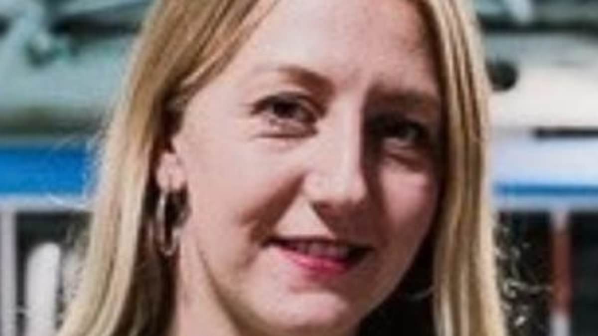 Во ресторан рекла дека 15-годишното момче ѝ е кумашин